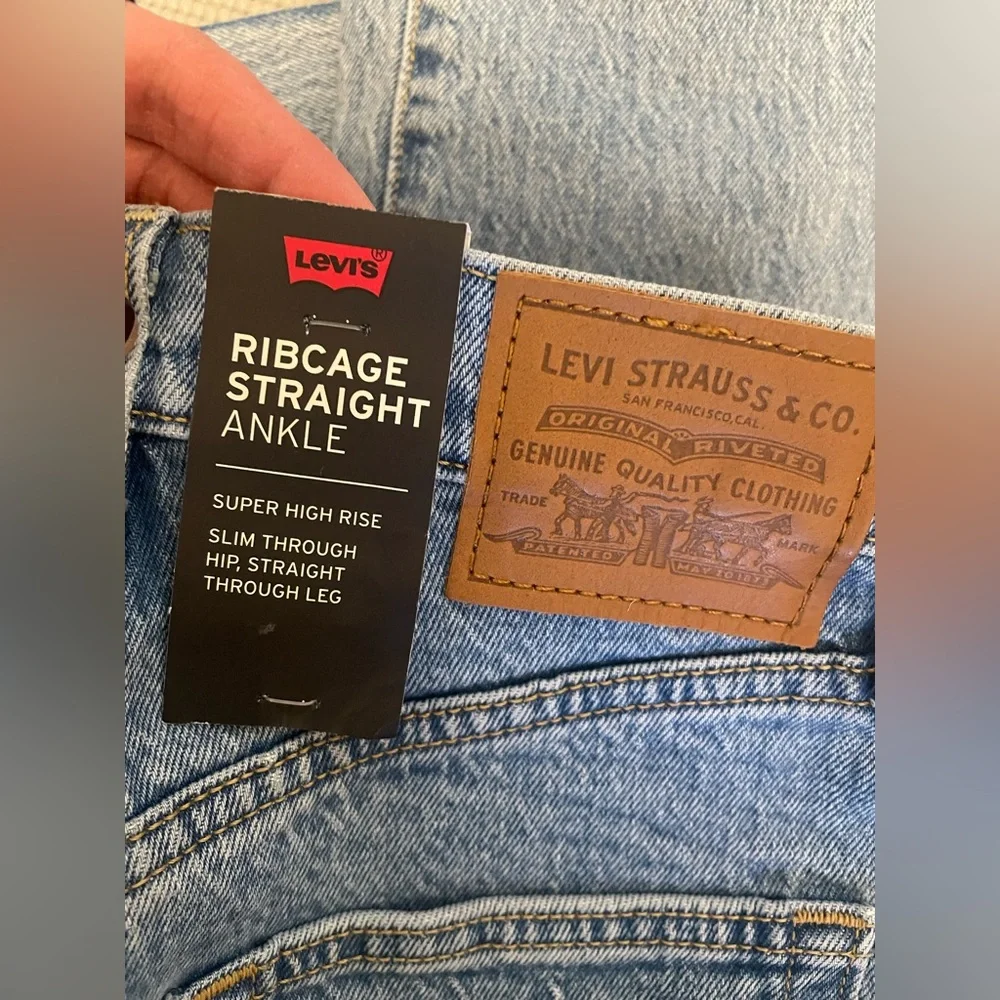 Levi's Ribcage Straight Ankle 24x27 NWT - Picture 4 of 13